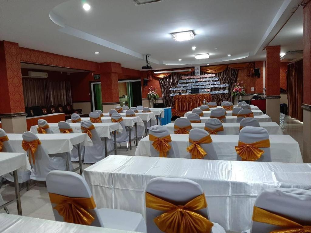 Le Parc Wangnang Hotel Пхитсанулок Экстерьер фото