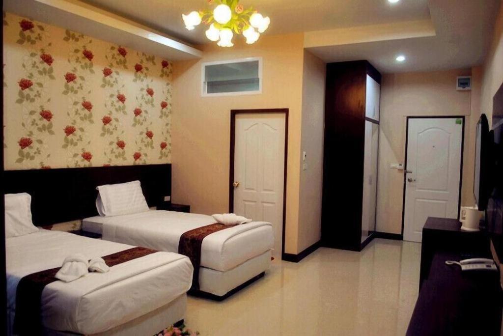 Le Parc Wangnang Hotel Пхитсанулок Экстерьер фото