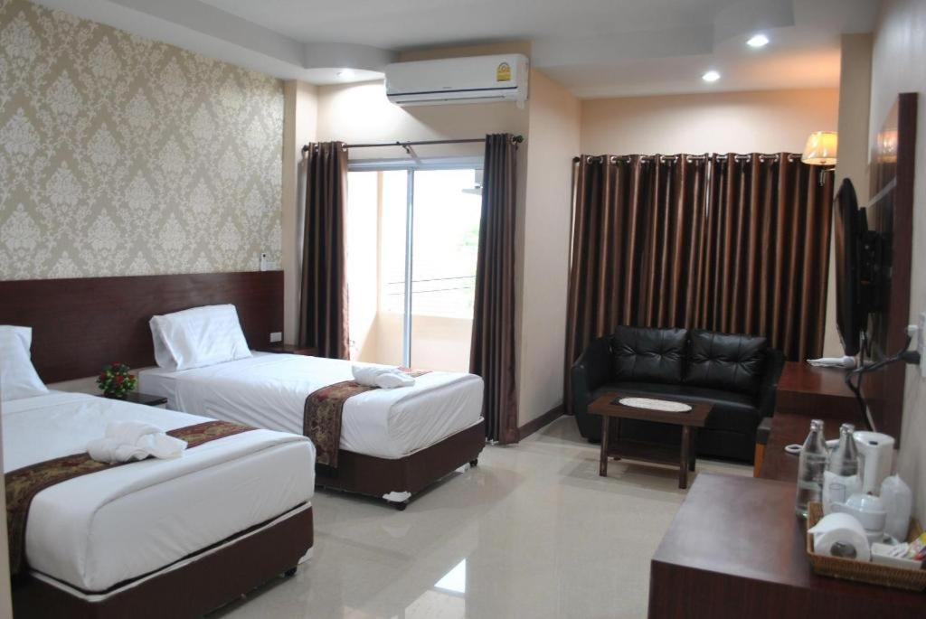 Le Parc Wangnang Hotel Пхитсанулок Экстерьер фото
