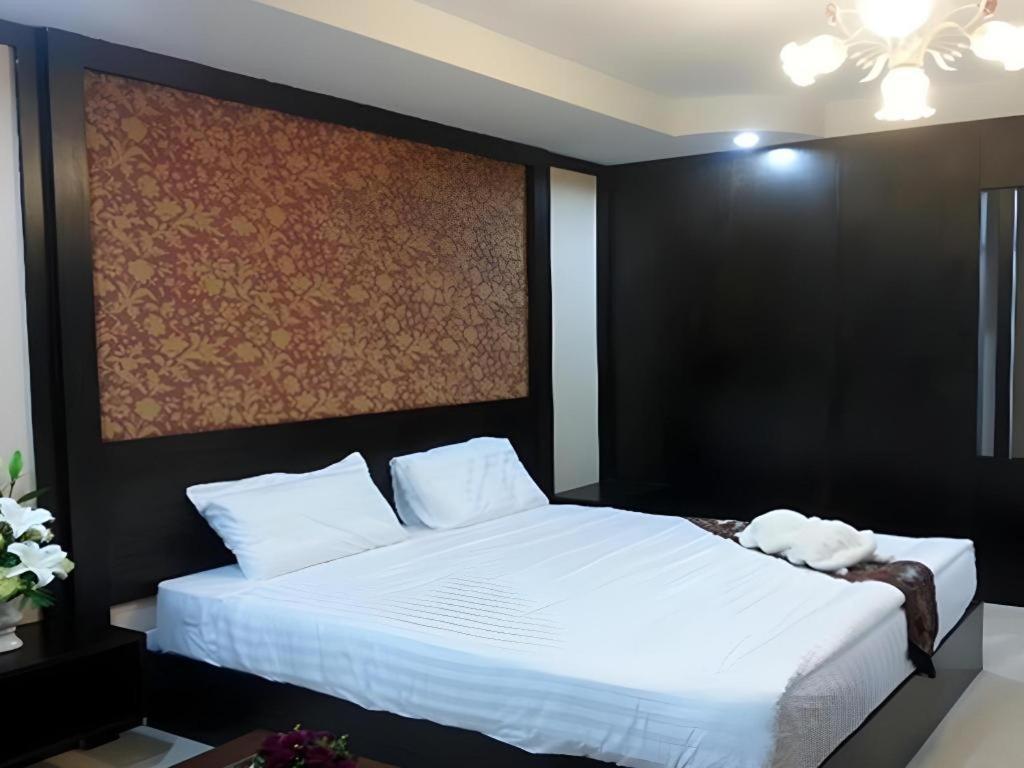 Le Parc Wangnang Hotel Пхитсанулок Экстерьер фото