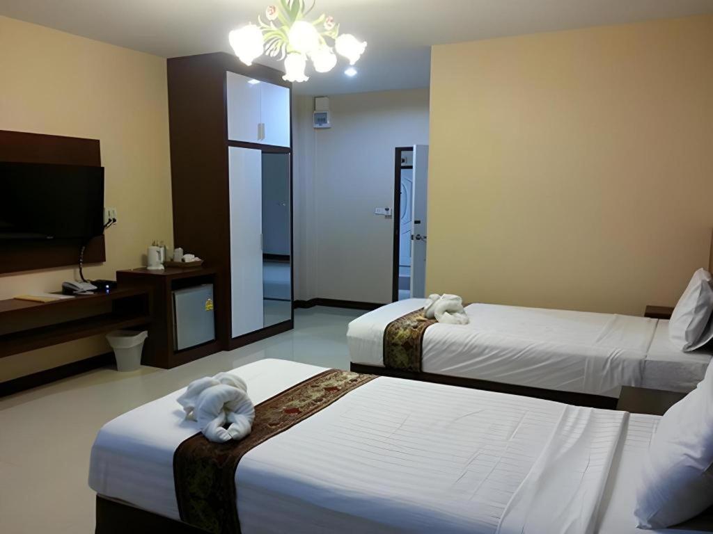Le Parc Wangnang Hotel Пхитсанулок Экстерьер фото