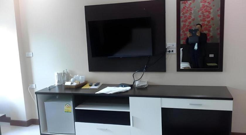Le Parc Wangnang Hotel Пхитсанулок Экстерьер фото