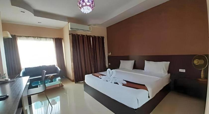 Le Parc Wangnang Hotel Пхитсанулок Экстерьер фото