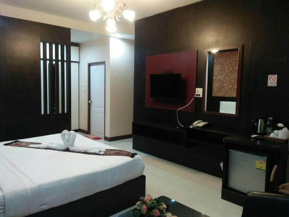 Le Parc Wangnang Hotel Пхитсанулок Экстерьер фото